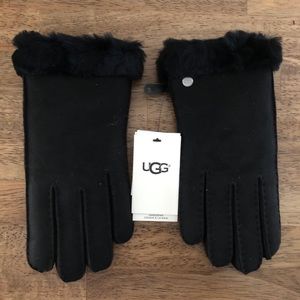 Ugg Gloves with Fur